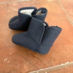 joe fresh baby boots size 3 grey Sherpa